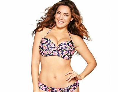 Kelly Brook in lingerie