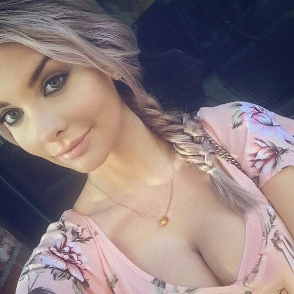 Emily Sears taking a selfie