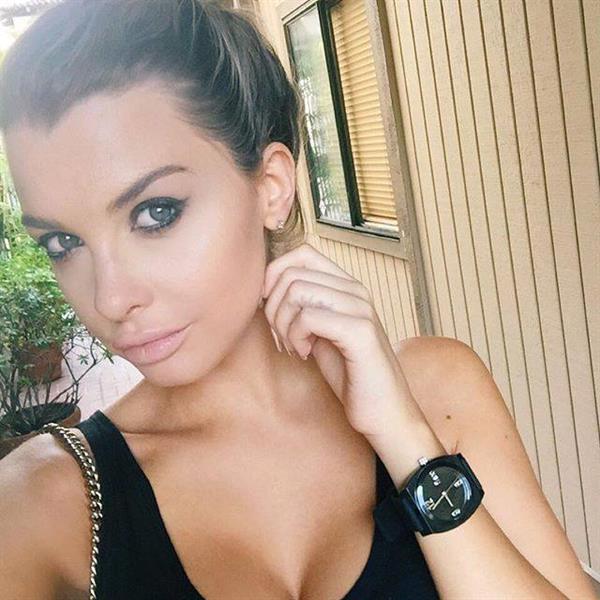 Emily Sears taking a selfie