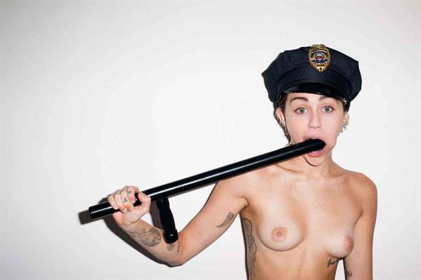 Miley Cyrus - breasts