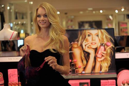 Lindsay Ellingson