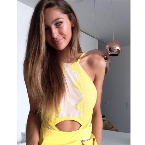 Mathilde Gøhler taking a selfie