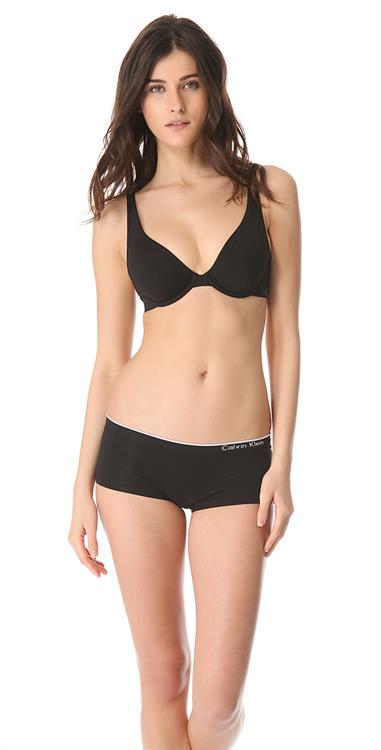 Katarina Ivanovska in lingerie