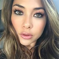 Arianny Celeste taking a selfie