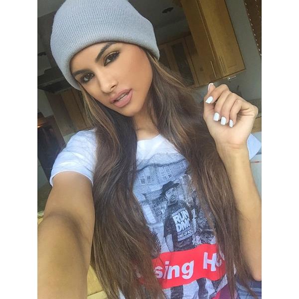 Sophia Miacova taking a selfie