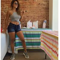 Tianna Gregory taking a selfie