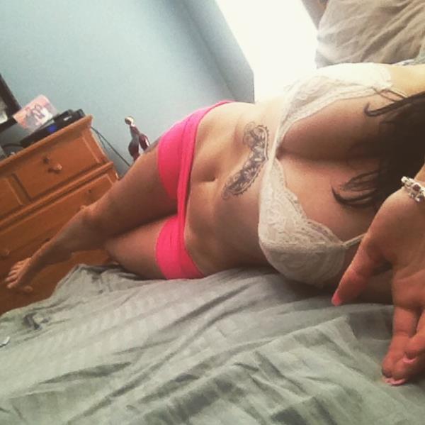 Lyv Alekzandra in lingerie