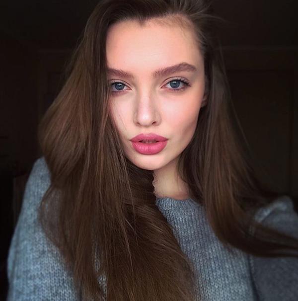 Polina Litvinova taking a selfie