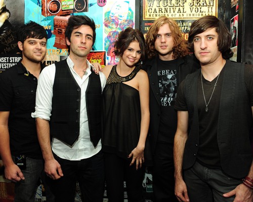 Selena Gomez trick or treat for Unicef Acoustic Concert at the Roxy October 26, 2010 