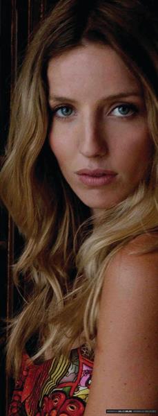 Annabelle Wallis