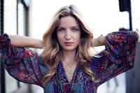 Annabelle Wallis