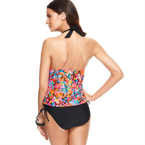 Jennifer Lamiraqui in a bikini - ass