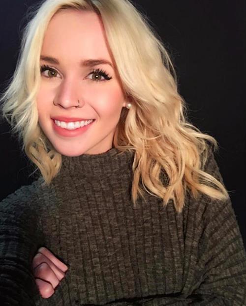 Carlie Mitchell taking a selfie