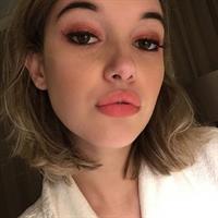 Sarah Snyder taking a selfie