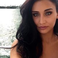 Gracee Belle taking a selfie