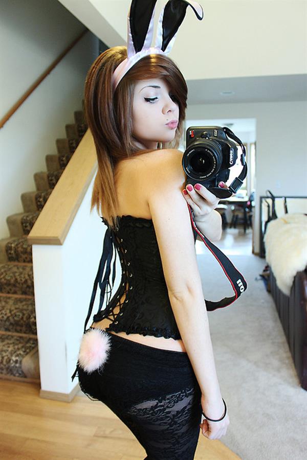 Danni Meow in lingerie taking a selfie