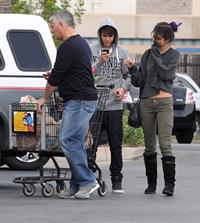 Selena Gomez shopping in Encino on January 14, 2012