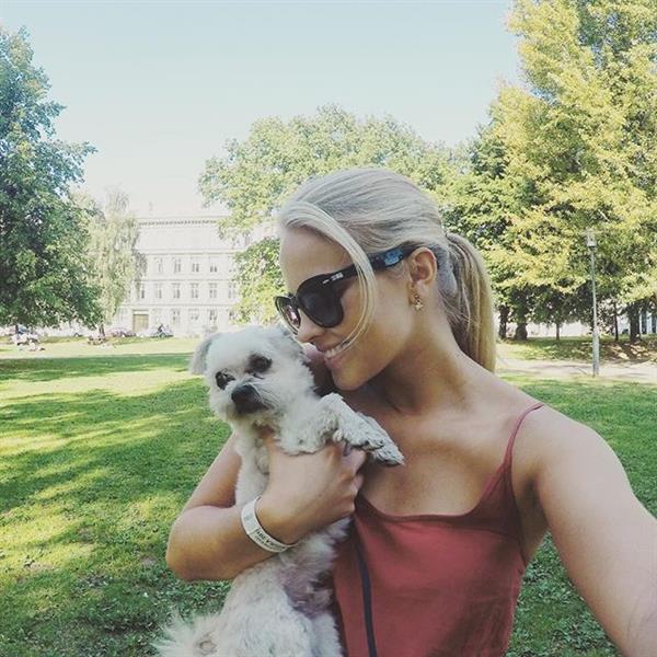 Emilie Voe Nereng taking a selfie