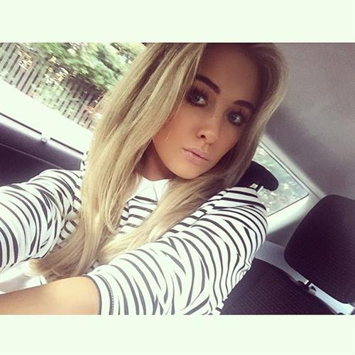 Nicola Hughes taking a selfie