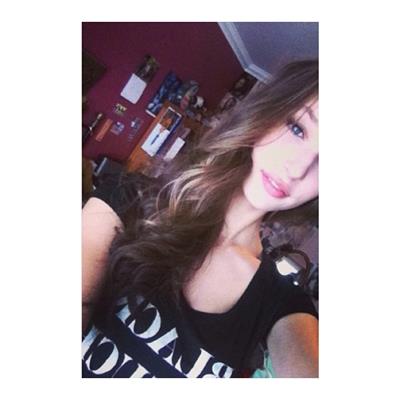 Ariane Fournier taking a selfie