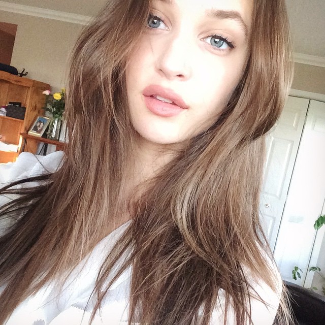 Ariane Fournier taking a selfie