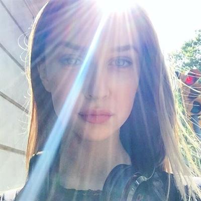 Ariane Fournier taking a selfie