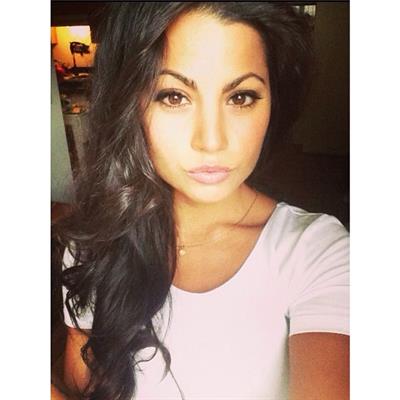 Mónica Alvarez taking a selfie