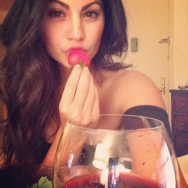 Mónica Alvarez taking a selfie