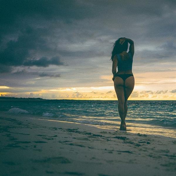 Mónica Alvarez in a bikini - ass