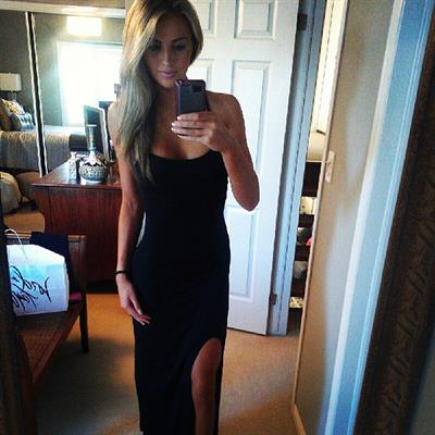 Mackenzie White taking a selfie