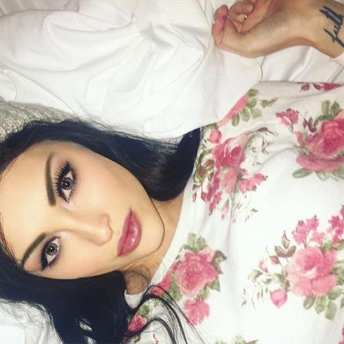 Anna Faith Carlson taking a selfie