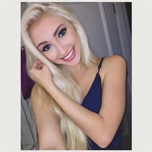 Anna Faith Carlson taking a selfie