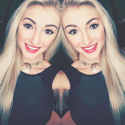 Anna Faith Carlson taking a selfie