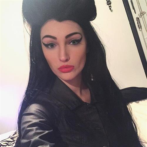 Anna Faith Carlson taking a selfie