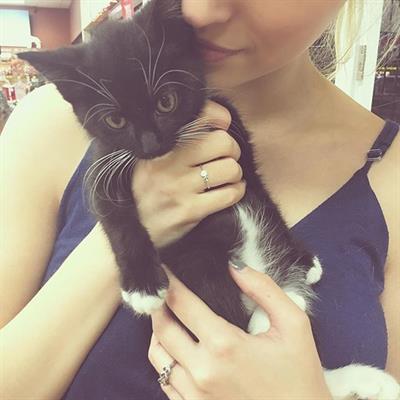 Anna Faith Carlson taking a selfie