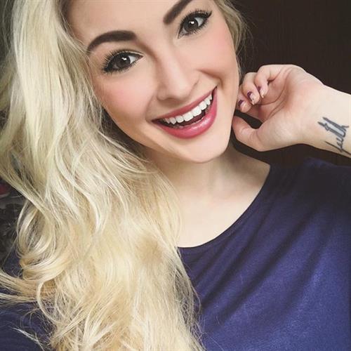 Anna Faith Carlson taking a selfie