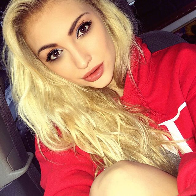 Anna Faith Carlson taking a selfie