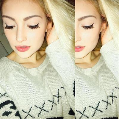 Anna Faith Carlson taking a selfie