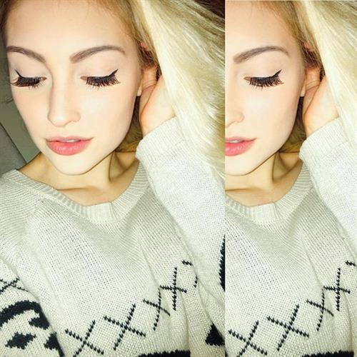 Anna Faith Carlson taking a selfie