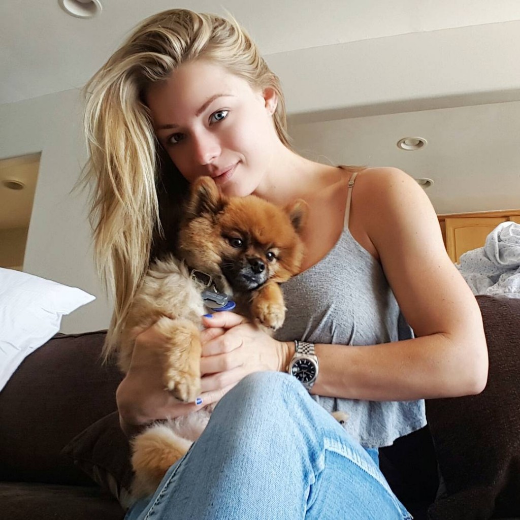 Nikki Leigh taking a selfie