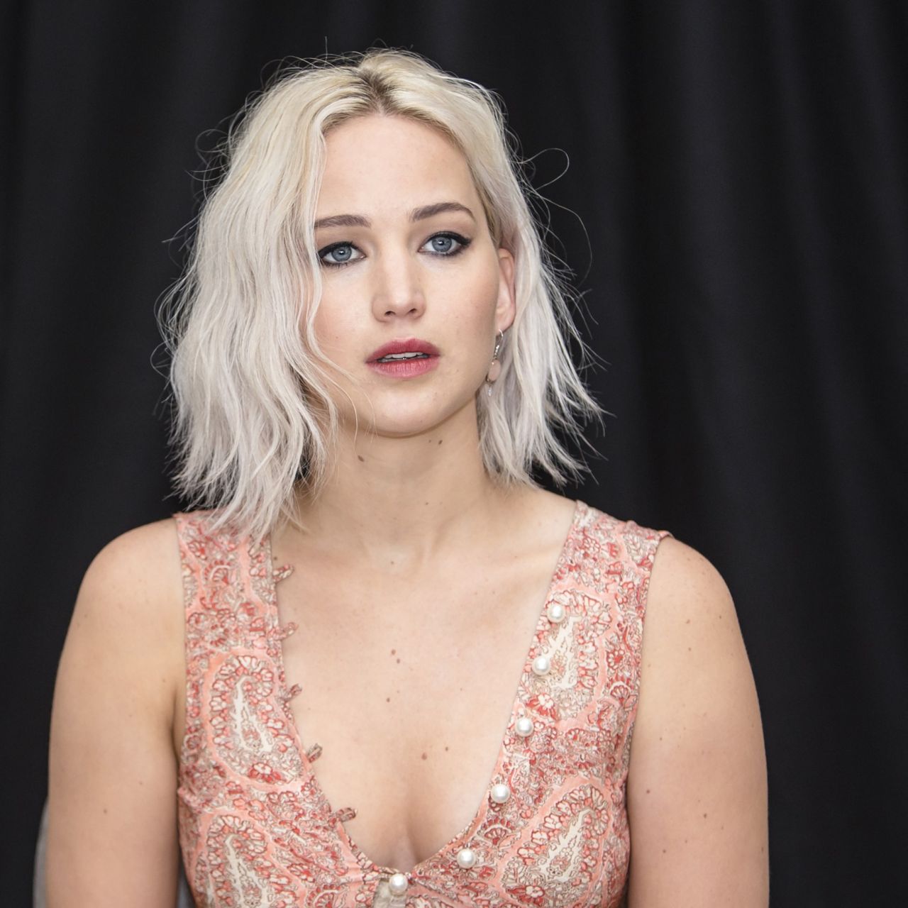 Jennifer Lawrence Pictures Jennifer Lawrence attending X-Men Apocalypse Press Conference in London on May 9, 2016