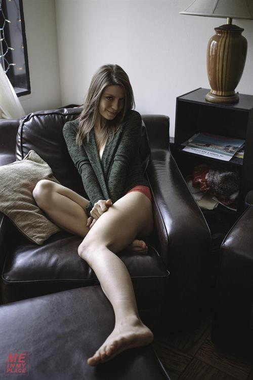 Jillian Rose Reed - Esquire Me in My Place