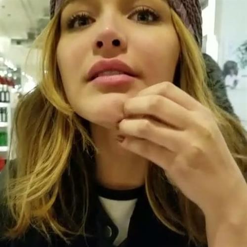 Migbelis Lynette Castellanos taking a selfie