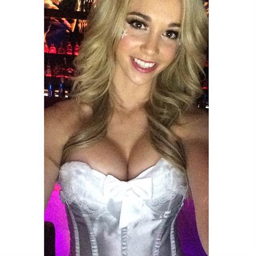 Caitlin Arnett taking a selfie