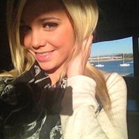 Caitlin Arnett taking a selfie