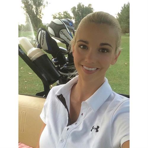 Caitlin Arnett taking a selfie