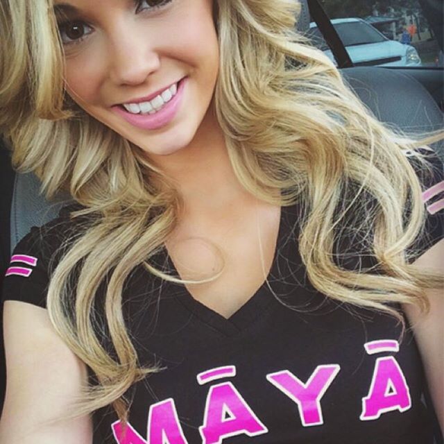 Caitlin Arnett taking a selfie