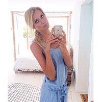 Kimberley Mens taking a selfie