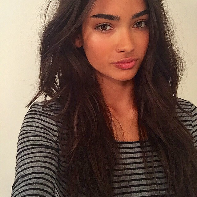 Kelly Gale taking a selfie