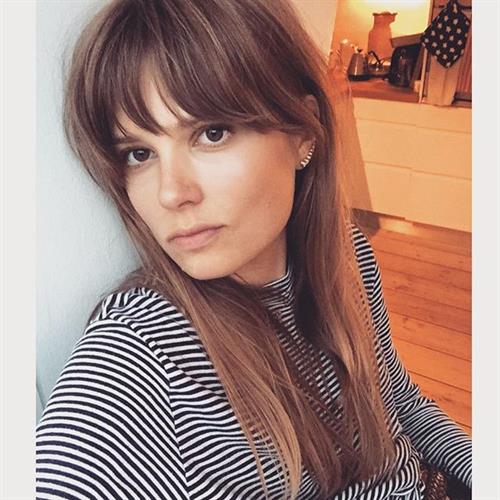 Caroline Brasch Nielsen taking a selfie